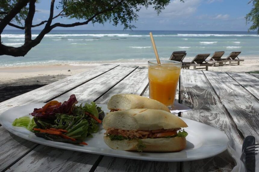 How to Save on Dining Out While Traveling the U.S.